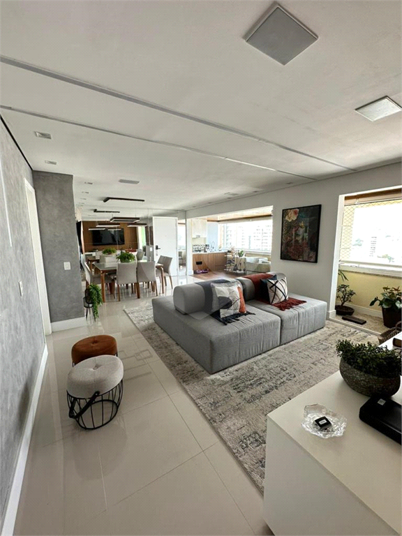 Apartamento "porteira fechada" à venda com varanda gourmet no Centro de Santo André