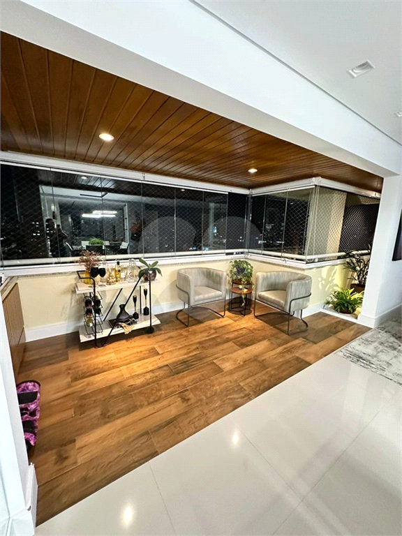 Apartamento "porteira fechada" à venda com varanda gourmet no Centro de Santo André