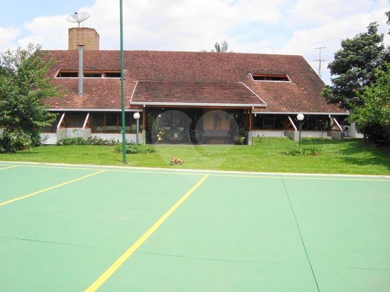 CASA DE ALTO PADRÃO NO TREMEMBÉ COM PISCINA E QUADRA, PRÓXIMO A NOVA CANTAREIRA.