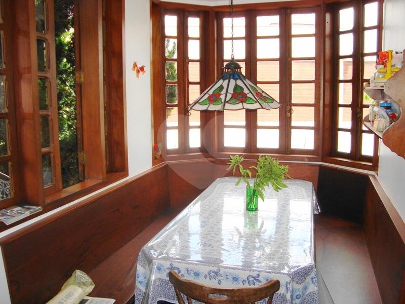 CASA DE ALTO PADRÃO NO TREMEMBÉ COM PISCINA E QUADRA, PRÓXIMO A NOVA CANTAREIRA.