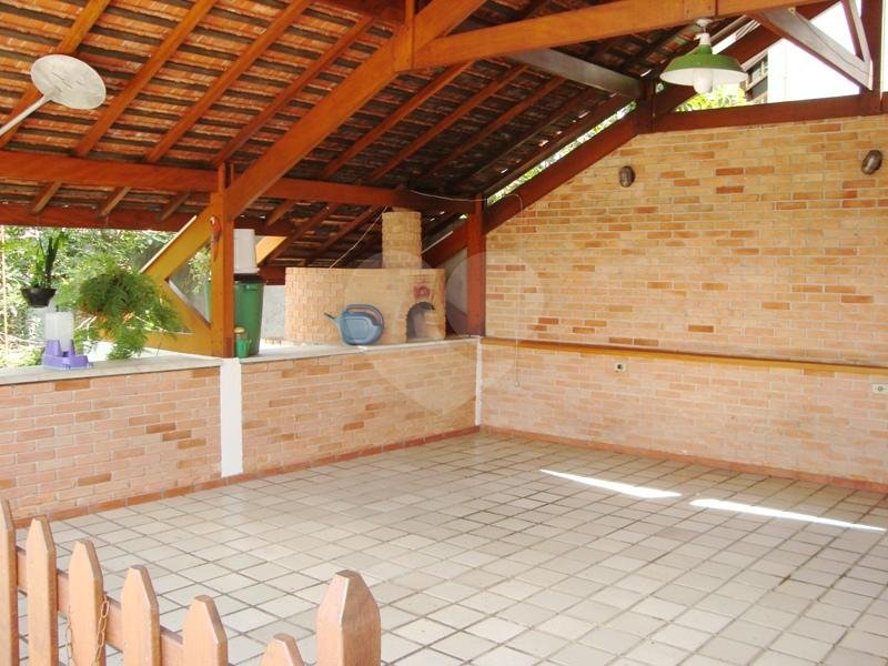 CASA DE ALTO PADRÃO NO TREMEMBÉ COM PISCINA E QUADRA, PRÓXIMO A NOVA CANTAREIRA.