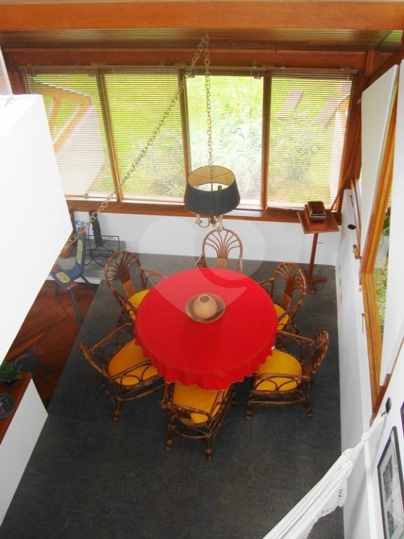 CASA DE ALTO PADRÃO NO TREMEMBÉ COM PISCINA E QUADRA, PRÓXIMO A NOVA CANTAREIRA.