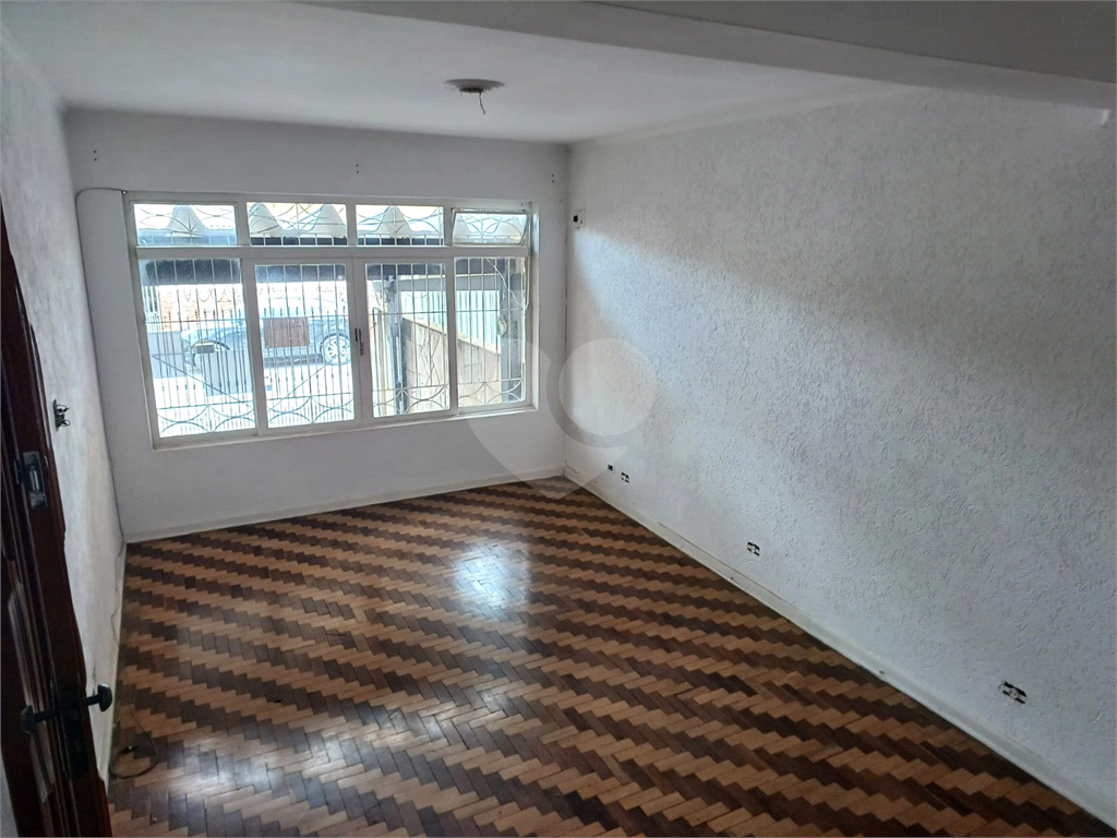 Sobrado a venda e locação no bairro da Vila Constança 