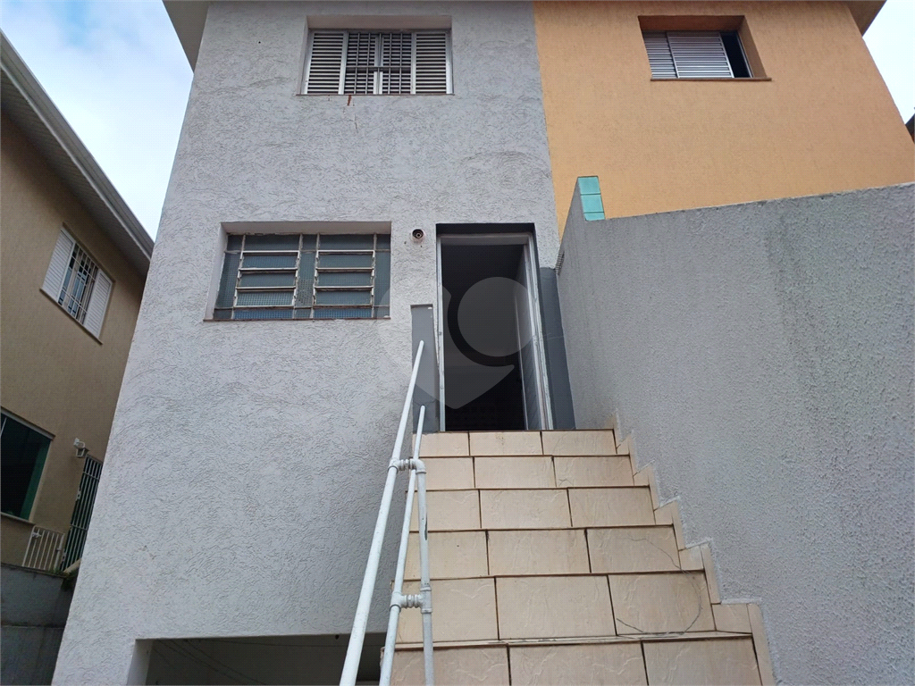 Sobrado a venda e locação no bairro da Vila Constança 