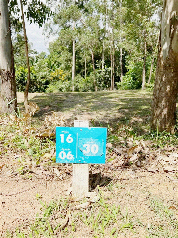 Terreno dentro de condomínio