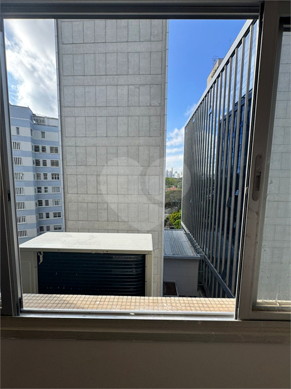 APARTAMENTO em ITAIM BIBI