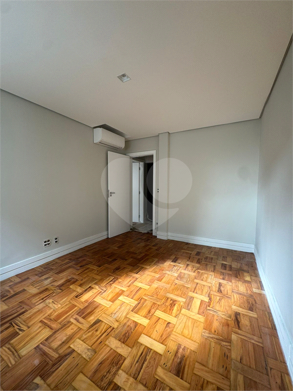 APARTAMENTO em ITAIM BIBI