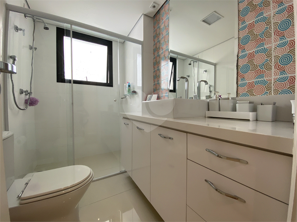 Apartamento na Região de Santa Terezinha com 143 metros de área útil com 4 dormitórios