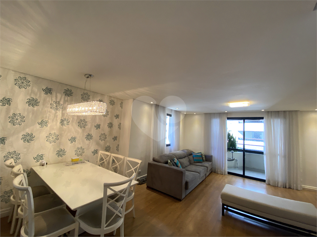 Apartamento na Região de Santa Terezinha com 143 metros de área útil com 4 dormitórios