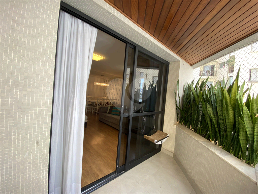 Apartamento na Região de Santa Terezinha com 143 metros de área útil com 4 dormitórios