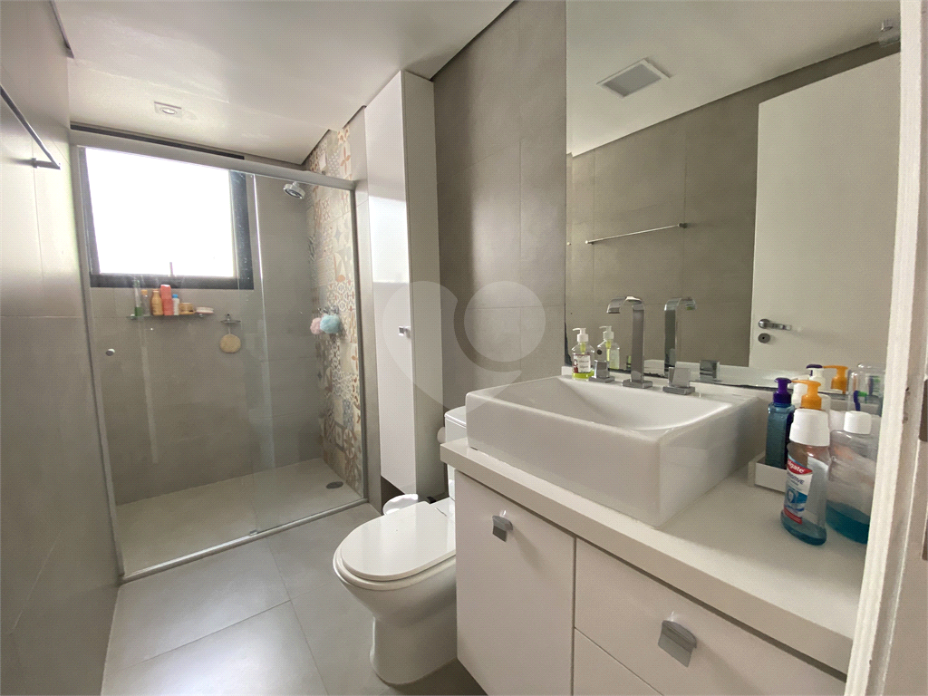 Apartamento na Região de Santa Terezinha com 143 metros de área útil com 4 dormitórios