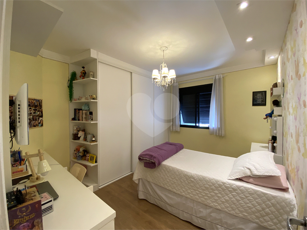 Apartamento na Região de Santa Terezinha com 143 metros de área útil com 4 dormitórios