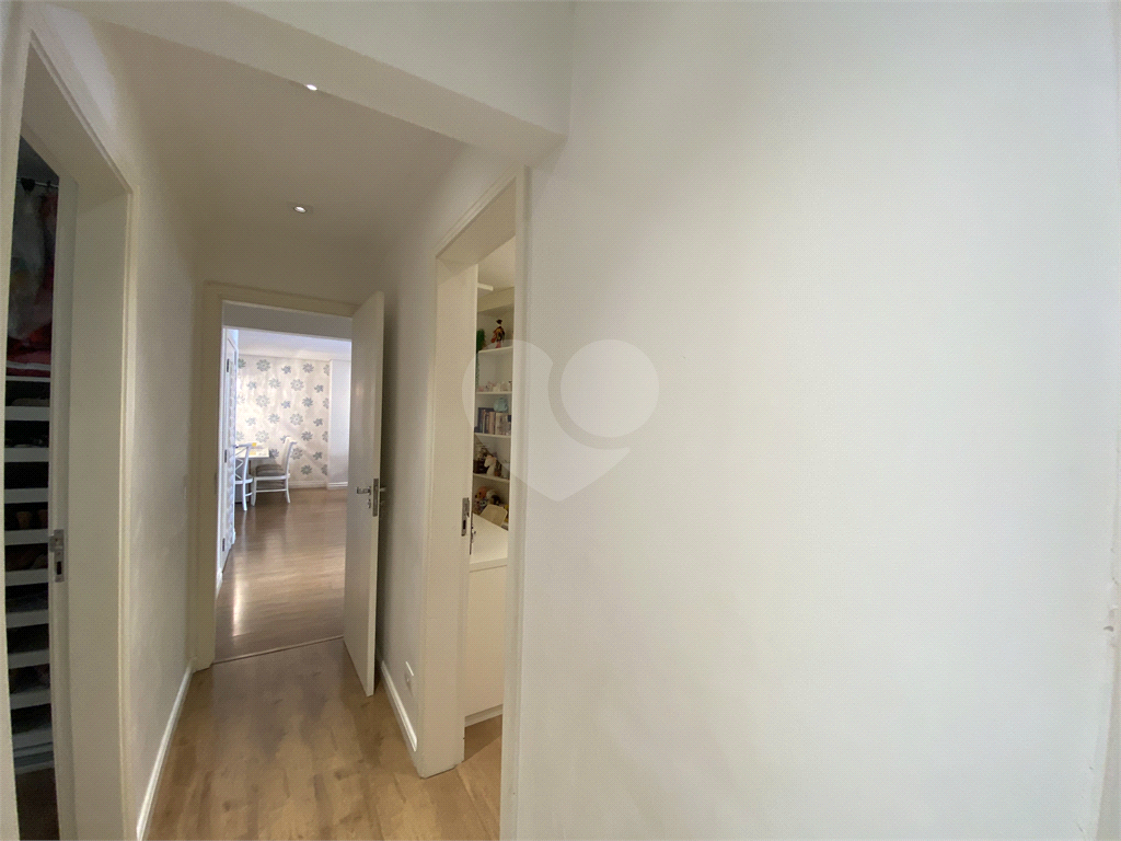 Apartamento na Região de Santa Terezinha com 143 metros de área útil com 4 dormitórios