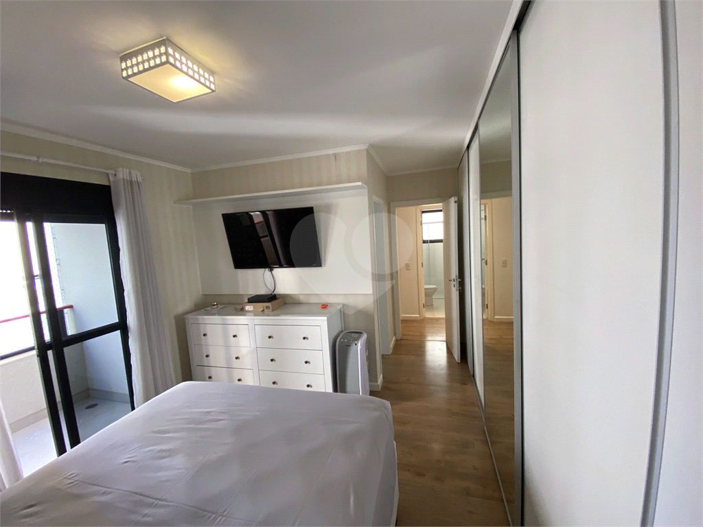 Apartamento na Região de Santa Terezinha com 143 metros de área útil com 4 dormitórios