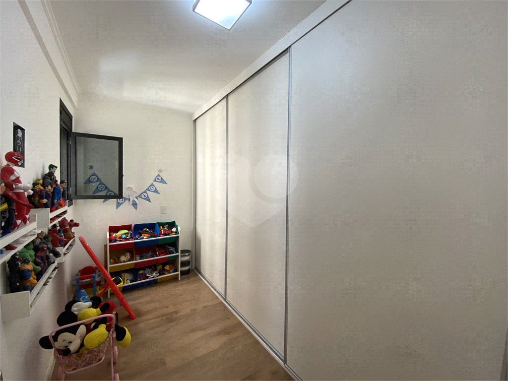 Apartamento na Região de Santa Terezinha com 143 metros de área útil com 4 dormitórios