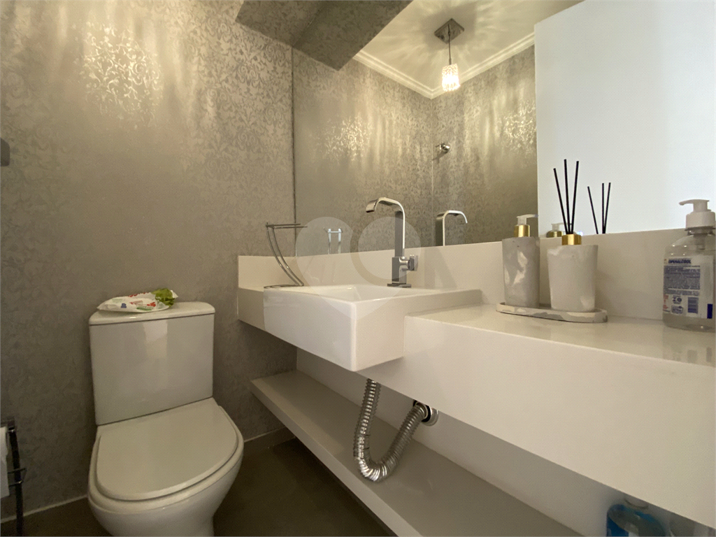 Apartamento na Região de Santa Terezinha com 143 metros de área útil com 4 dormitórios