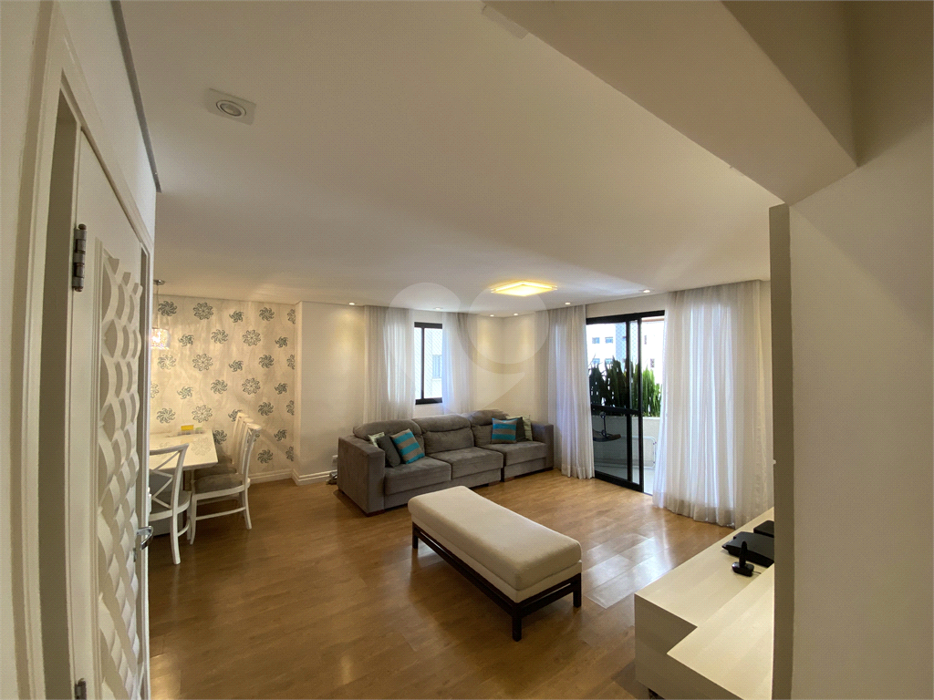 Apartamento na Região de Santa Terezinha com 143 metros de área útil com 4 dormitórios