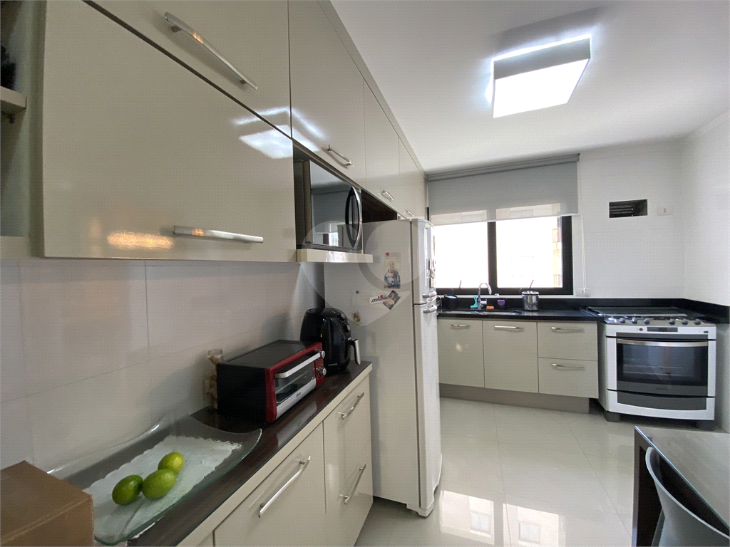 Apartamento na Região de Santa Terezinha com 143 metros de área útil com 4 dormitórios