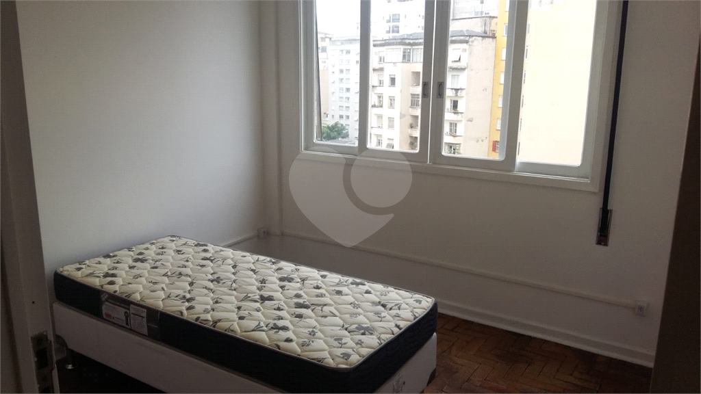 APARTAMENTO em SANTA CECÍLIA