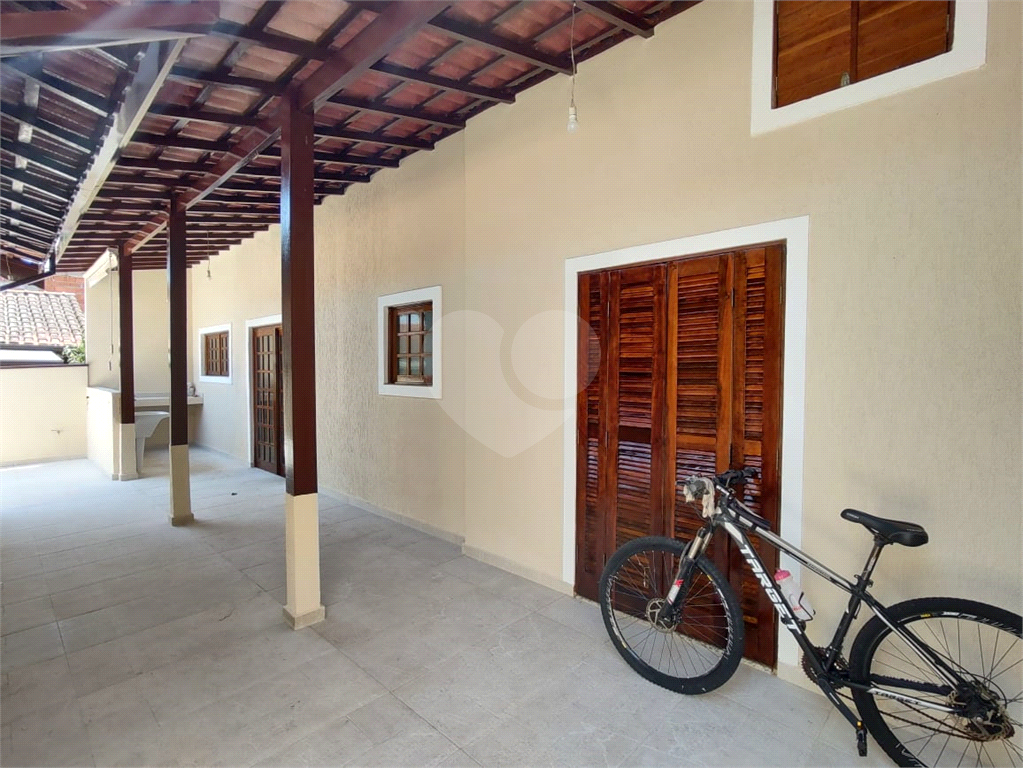 Casa à venda com 3 quartos, 198m² - Foto 11