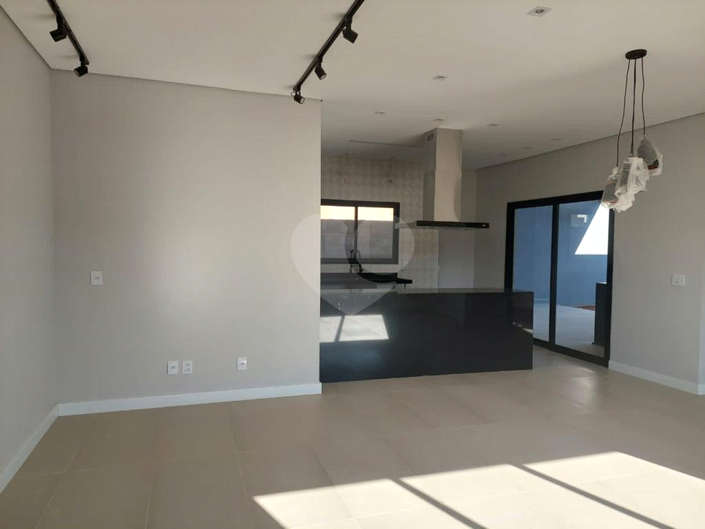 EXCELENTE CASA EM CONDOMÍNIO EM VINHEDO