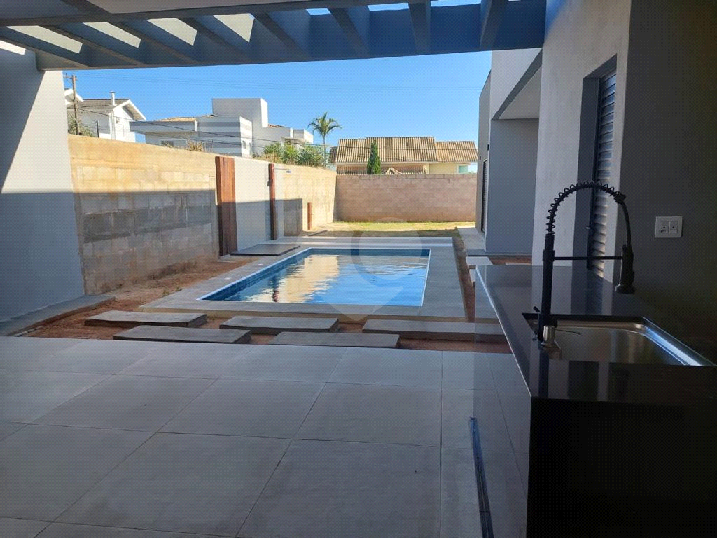 EXCELENTE CASA EM CONDOMÍNIO EM VINHEDO