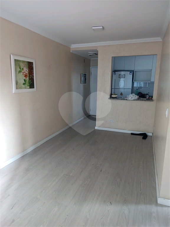 Apartamento semi mobiliado com 2 dorm. e excelente localizaçãop