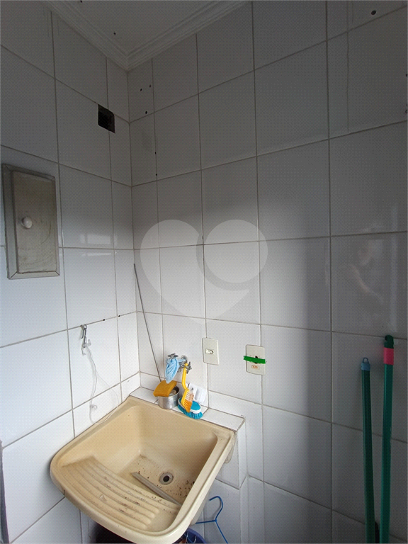 Apartamento semi mobiliado com 2 dorm. e excelente localizaçãop