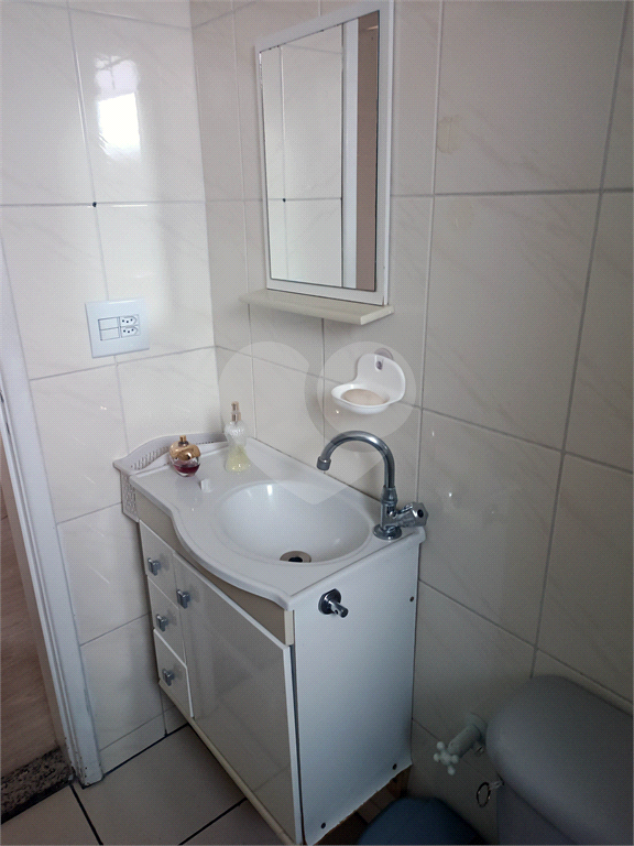 Apartamento semi mobiliado com 2 dorm. e excelente localizaçãop