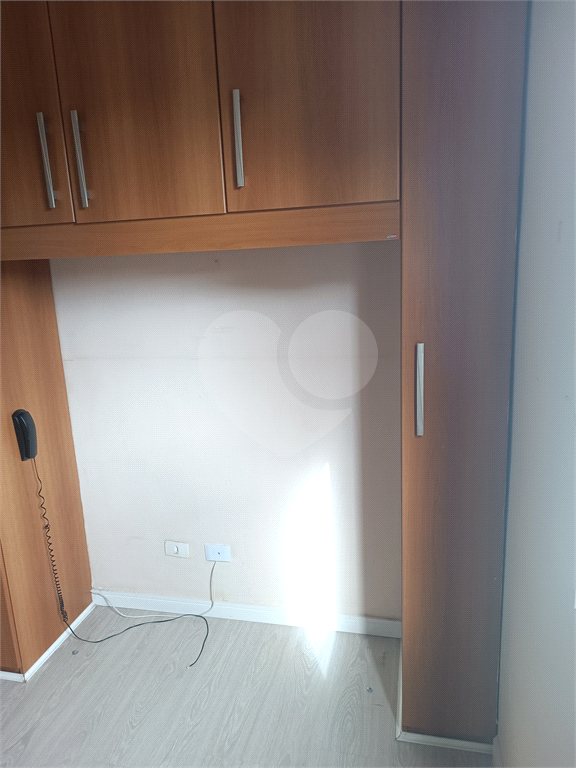 Apartamento semi mobiliado com 2 dorm. e excelente localizaçãop