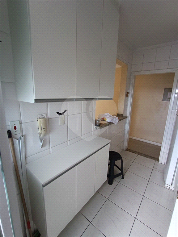 Apartamento semi mobiliado com 2 dorm. e excelente localizaçãop