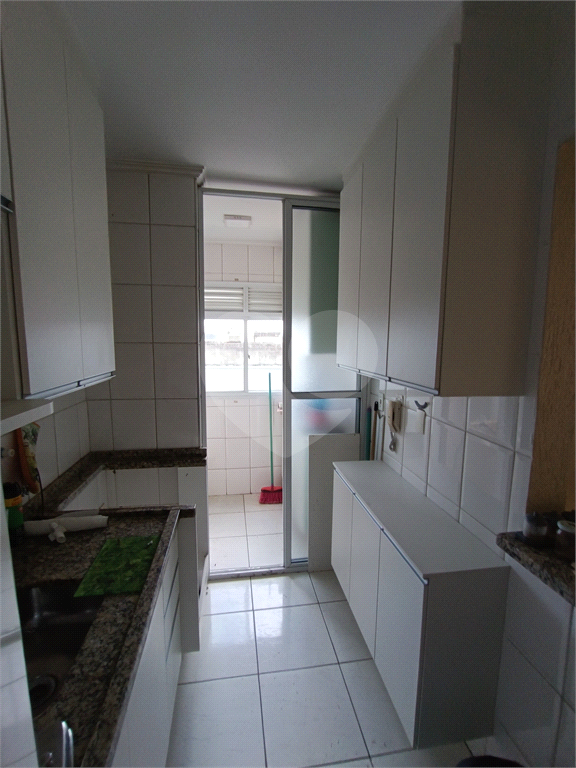 Apartamento semi mobiliado com 2 dorm. e excelente localizaçãop