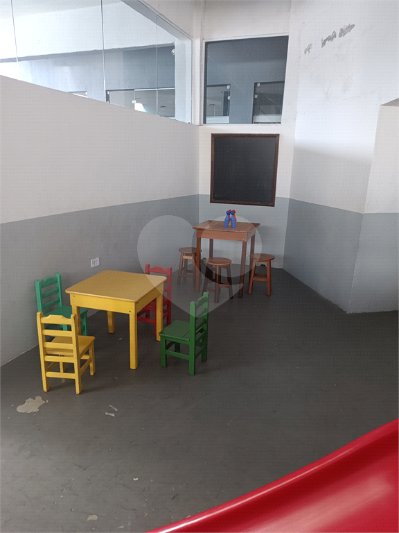 Apartamento semi mobiliado com 2 dorm. e excelente localizaçãop