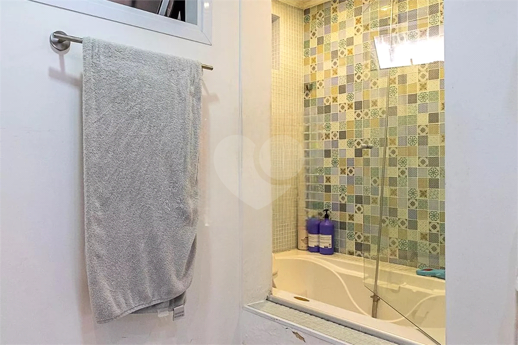 Apê de  2 quartos com Suíte Master à venda no Paraíso