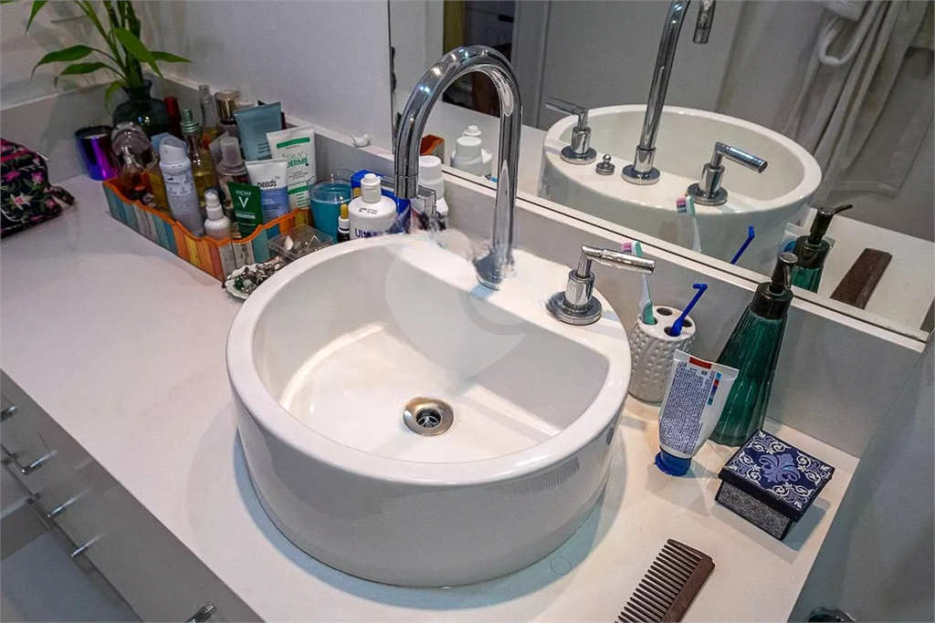 Apê de  2 quartos com Suíte Master à venda no Paraíso