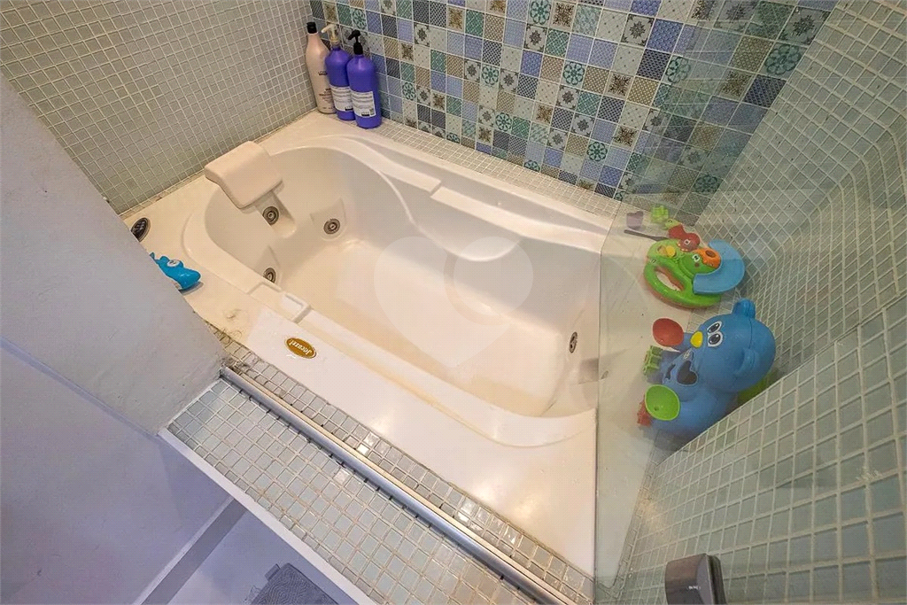 Apê de  2 quartos com Suíte Master à venda no Paraíso