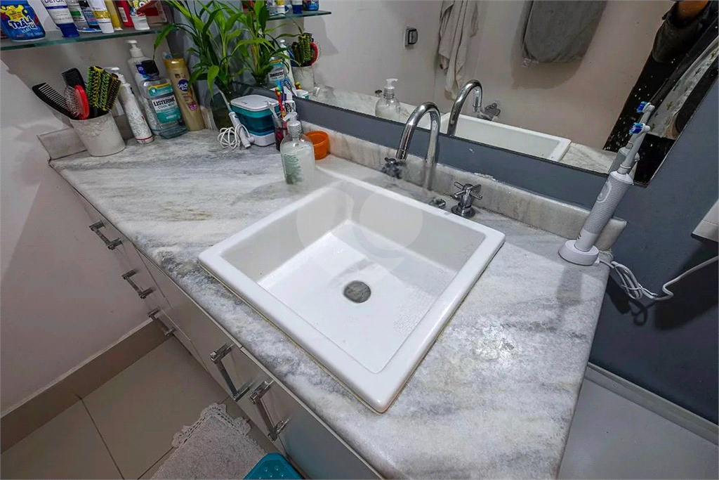 Apê de  2 quartos com Suíte Master à venda no Paraíso