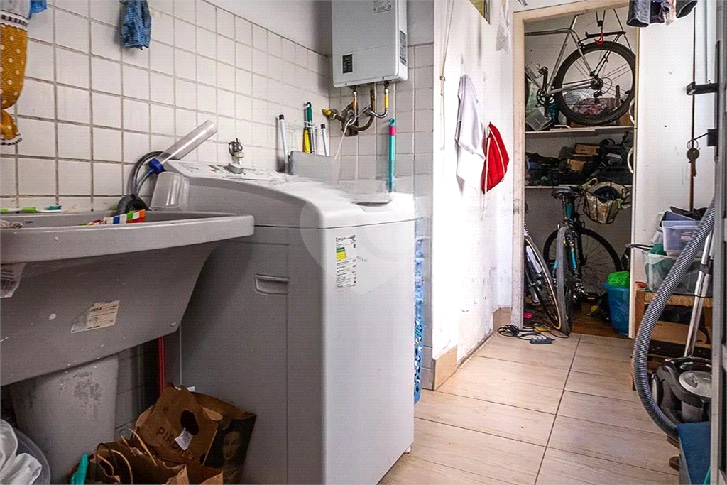 Apê de  2 quartos com Suíte Master à venda no Paraíso