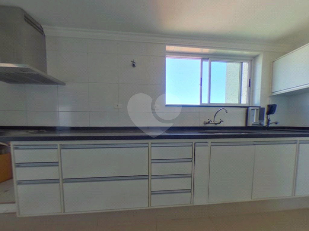 Apartamento 3 dormitórios, sendo 1 suíte e 2 vagas de garagem 