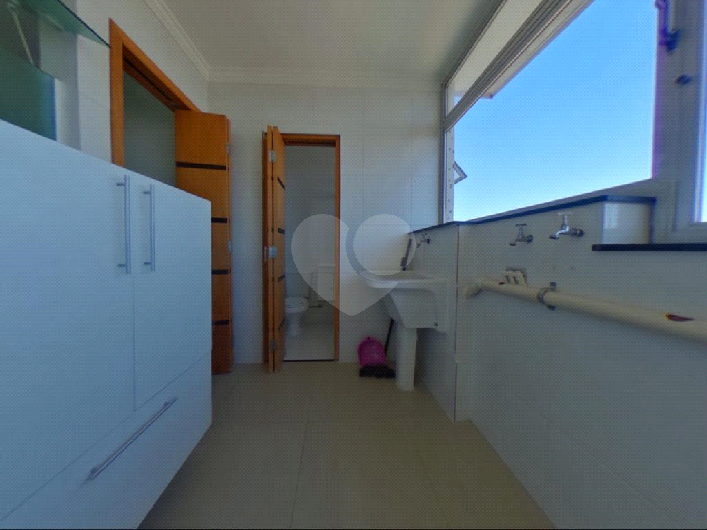 Apartamento 3 dormitórios, sendo 1 suíte e 2 vagas de garagem 