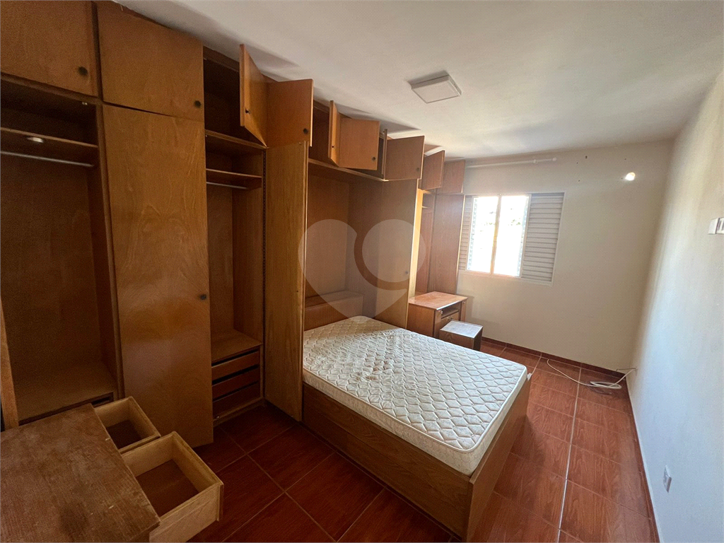 Casa com 2 dormitórios no Tremembé, sala, coinha e dormitórios embutidos, 2 banheiros, 2 vagas