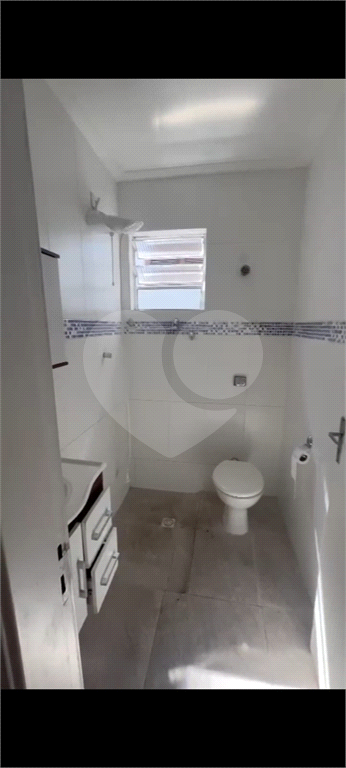 Casa com 2 dormitórios no Tremembé, sala, coinha e dormitórios embutidos, 2 banheiros, 2 vagas