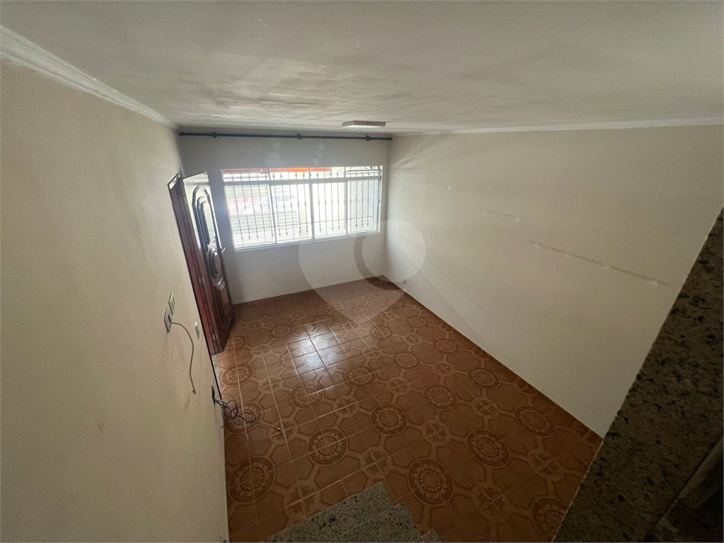 Casa com 2 dormitórios no Tremembé, sala, coinha e dormitórios embutidos, 2 banheiros, 2 vagas