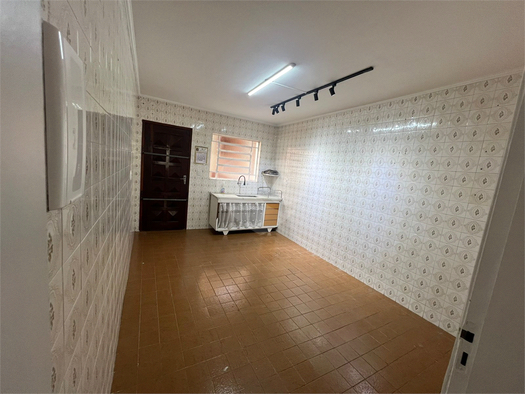 Casa com 2 dormitórios no Tremembé, sala, coinha e dormitórios embutidos, 2 banheiros, 2 vagas
