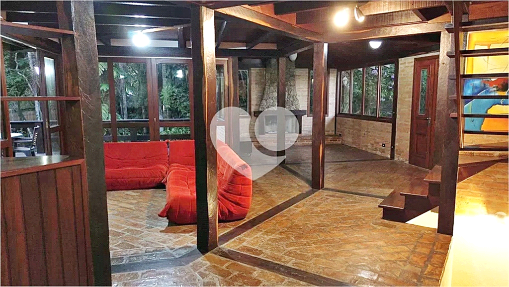 Casa à venda com 4 quartos, 241m² - Foto 17