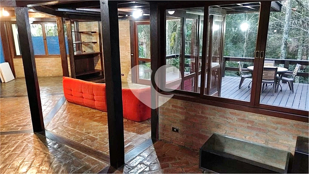 Casa à venda com 4 quartos, 241m² - Foto 14