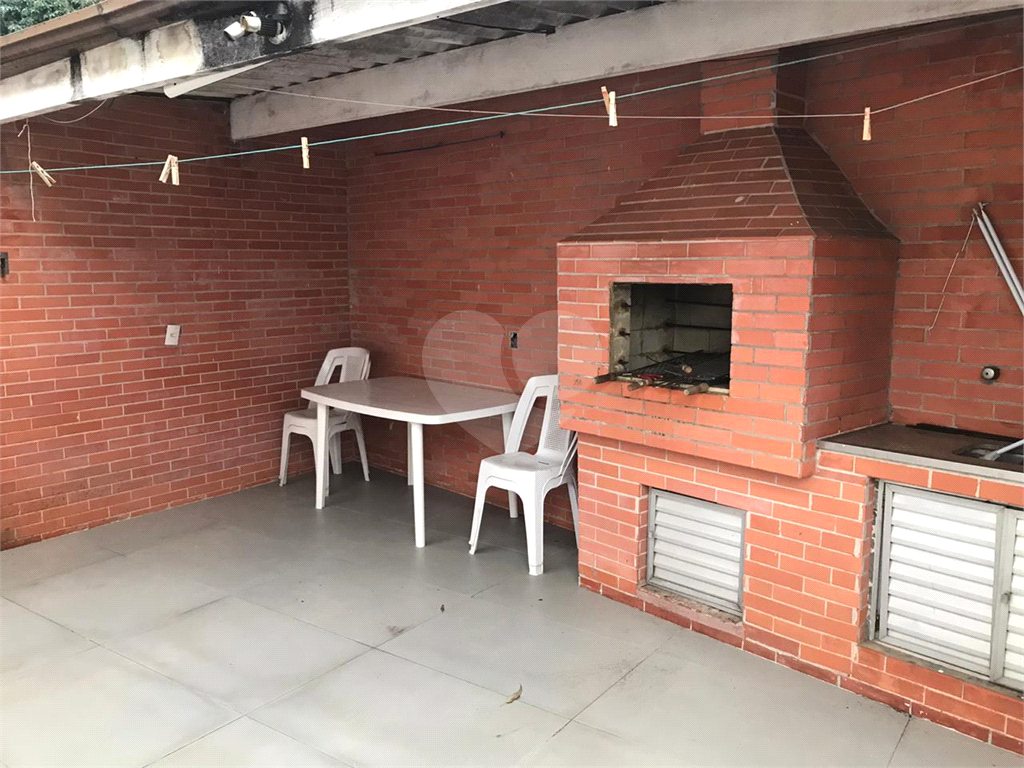 Sobrado a venda no bairro Água Fria com 4 quartos e 2 vagas