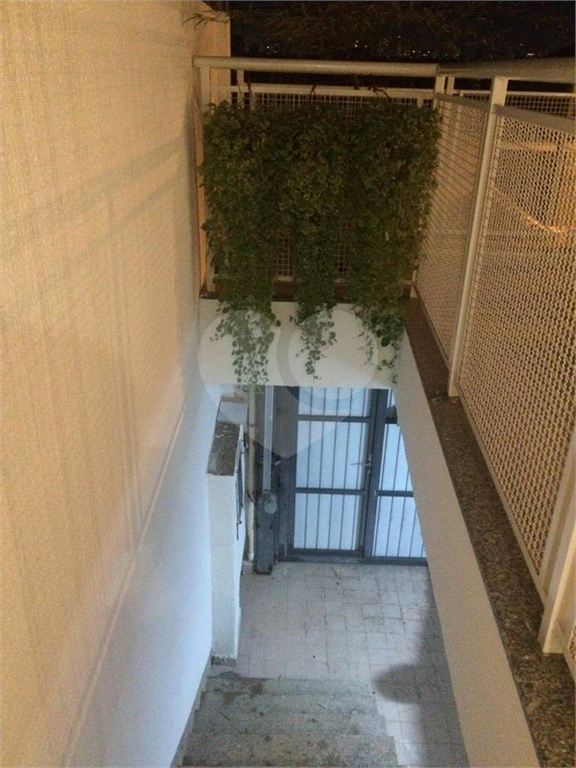 Sobrado a venda no bairro Água Fria com 4 quartos e 2 vagas
