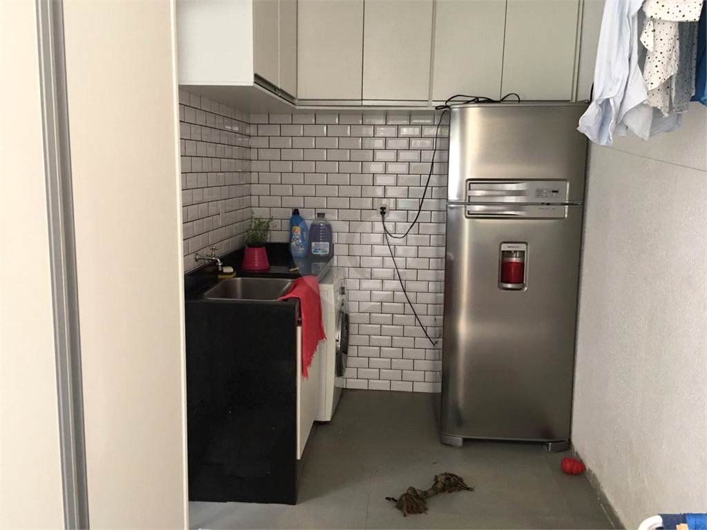 Sobrado a venda no bairro Água Fria com 4 quartos e 2 vagas