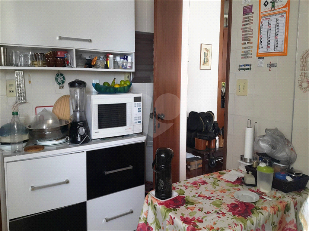 ocalização: atrás do Shopping Ibirapuera (5 quadras). Região muito bem localizada (segurança 